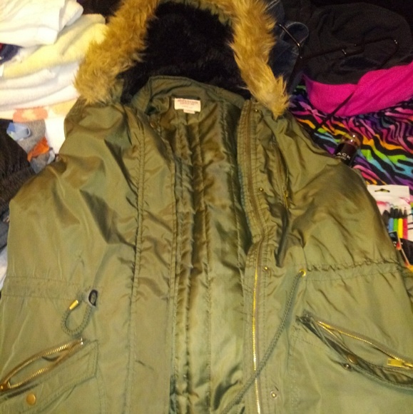 Coat - Picture 2 of 4